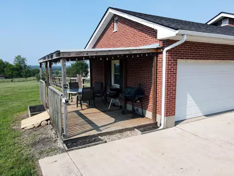 Exterior - 3781 Eaton Rd, Hamilton, OH 45013 photo 4 of 11