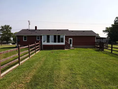 Exterior - 3781 Eaton Rd, Hamilton, OH 45013 photo 10 of 11