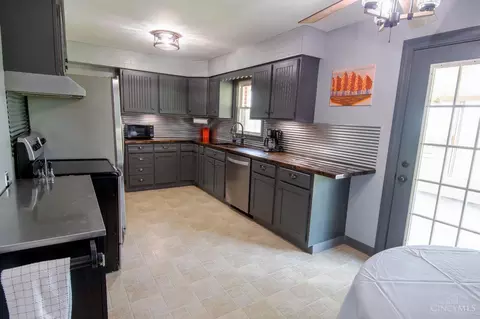 Kitchen - 3781 Eaton Rd, Hamilton, OH 45013 photo 1 of 3
