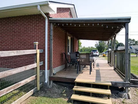 Exterior - 3781 Eaton Rd, Hamilton, OH 45013 photo 8 of 11