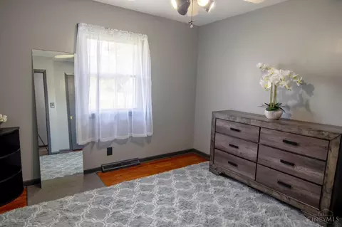 Bedroom - 3781 Eaton Rd, Hamilton, OH 45013 photo 2 of 2