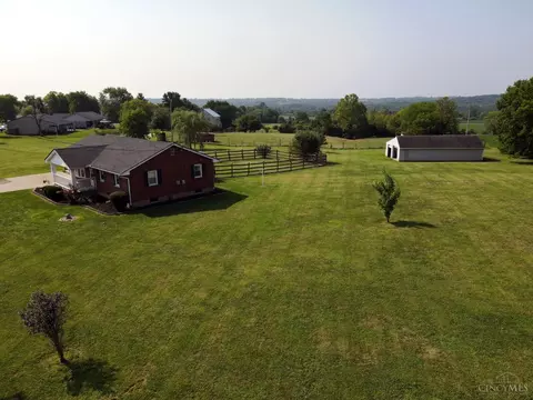 Exterior - 3781 Eaton Rd, Hamilton, OH 45013 photo 5 of 11