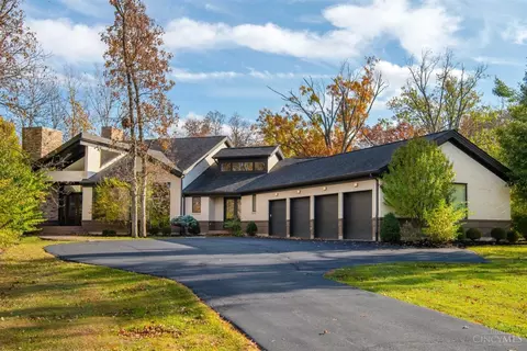 2070 Winding Creek Ln, Mason, OH 45040