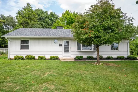104 Cranewood Dr, Trenton, OH 45067