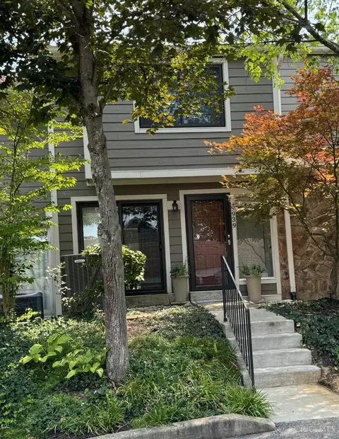 9939 Timbers Dr, Blue Ash, OH 45242