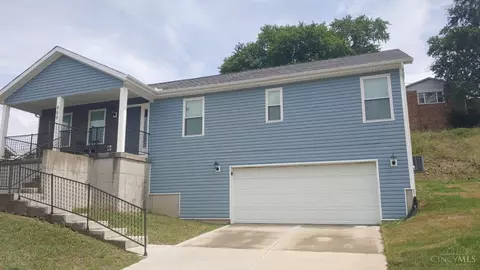 Exterior - 960 Golfview Dr, Hamilton, OH 45013 photo 3 of 5