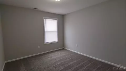 Bedroom - 960 Golfview Dr, Hamilton, OH 45013 photo 1 of 2