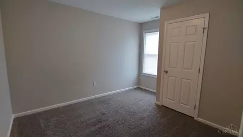 Bedroom - 960 Golfview Dr, Hamilton, OH 45013 photo 2 of 2