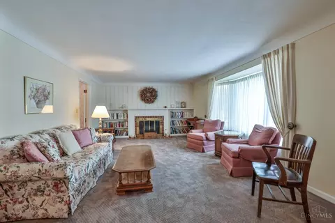 Living - 5521 Pinecrest Dr, Cincinnati, OH 45238 photo 1 of 5