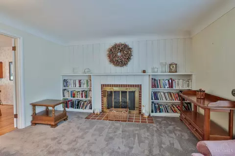 Living - 5521 Pinecrest Dr, Cincinnati, OH 45238 photo 4 of 5