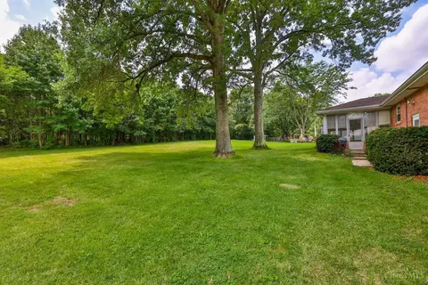 Exterior - 5521 Pinecrest Dr, Cincinnati, OH 45238 photo 6 of 11