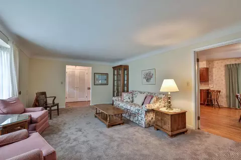 Living - 5521 Pinecrest Dr, Cincinnati, OH 45238 photo 3 of 5