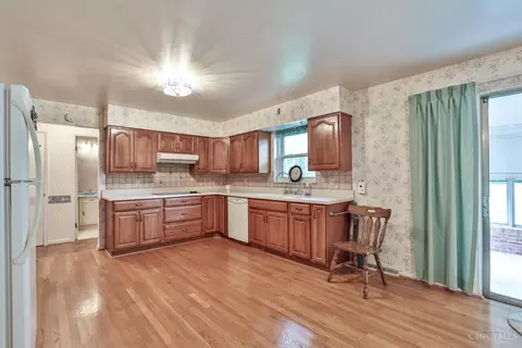 Kitchen - 5521 Pinecrest Dr, Cincinnati, OH 45238 photo 3 of 3