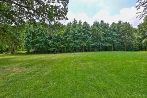 Exterior - 5521 Pinecrest Dr, Cincinnati, OH 45238 photo 7 of 11