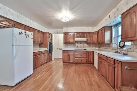 Kitchen - 5521 Pinecrest Dr, Cincinnati, OH 45238 photo 1 of 3