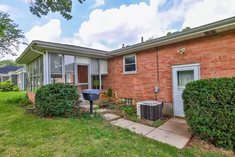 Exterior - 5521 Pinecrest Dr, Cincinnati, OH 45238 photo 4 of 11