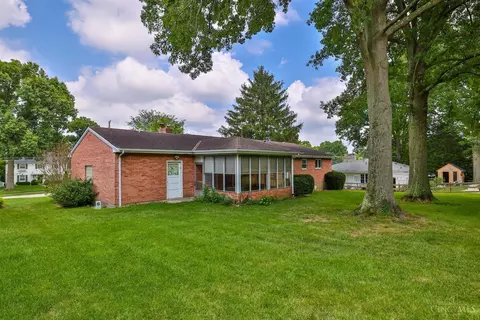 Exterior - 5521 Pinecrest Dr, Cincinnati, OH 45238 photo 10 of 11