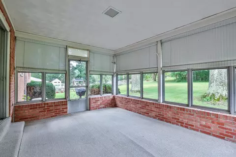 Exterior - 5521 Pinecrest Dr, Cincinnati, OH 45238 photo 9 of 11