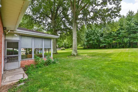 Exterior - 5521 Pinecrest Dr, Cincinnati, OH 45238 photo 8 of 11