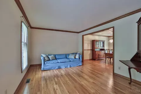 7875 Sagamore Dr, Cincinnati, OH 45236 photo 4