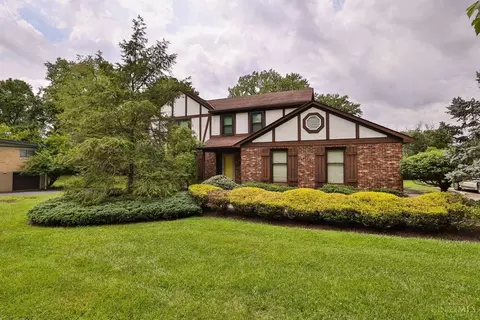 7875 Sagamore Dr, Cincinnati, OH 45236