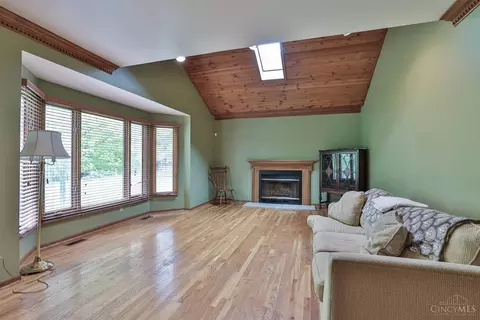 7875 Sagamore Dr, Cincinnati, OH 45236 photo 6