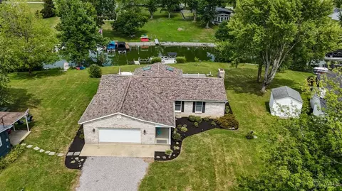 84 Flensburg Dr, Fayetteville, OH 45118