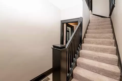 Entry Way - 429 Wilkinson St, Cincinnati, OH 45206 photo 2 of 2