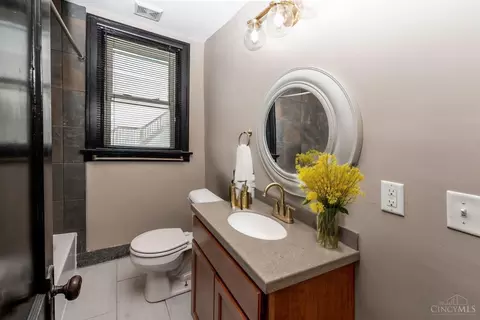 Bath - 429 Wilkinson St, Cincinnati, OH 45206 photo 1 of 2