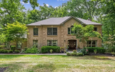 8443 Greenleaf Dr, Cincinnati, OH 45255