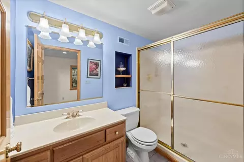 8443 Greenleaf Dr, Cincinnati, OH 45255 photo 40