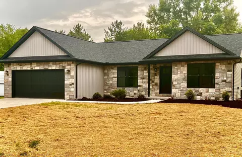 102 Brittany Ln, Mount Orab, OH 45154