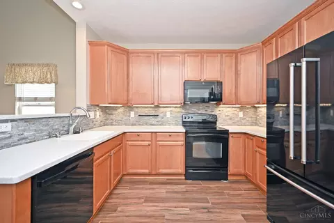 Kitchen - 4274 Gensen Loop, Cincinnati, OH 45245 photo 2 of 4