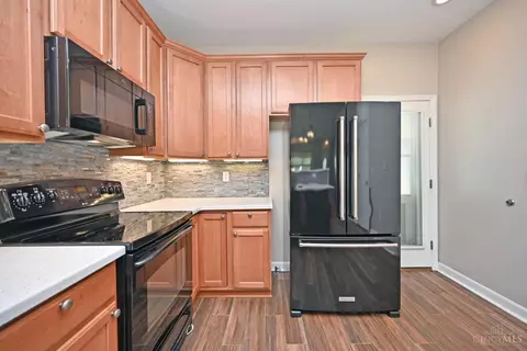 Kitchen - 4274 Gensen Loop, Cincinnati, OH 45245 photo 4 of 4