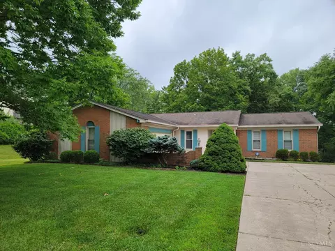 8151 Lake Shore Dr, West Chester, OH 45069