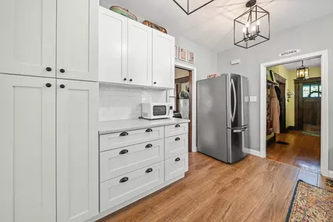 Kitchen - 3764 Drake Ave, Cincinnati, OH 45209 photo 3 of 3