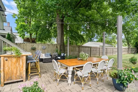 Exterior - 3764 Drake Ave, Cincinnati, OH 45209 photo 4 of 10