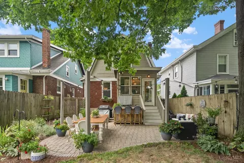 Exterior - 3764 Drake Ave, Cincinnati, OH 45209 photo 7 of 10