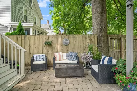 Exterior - 3764 Drake Ave, Cincinnati, OH 45209 photo 5 of 10