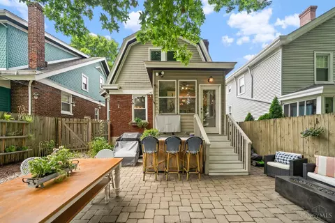 Exterior - 3764 Drake Ave, Cincinnati, OH 45209 photo 6 of 10