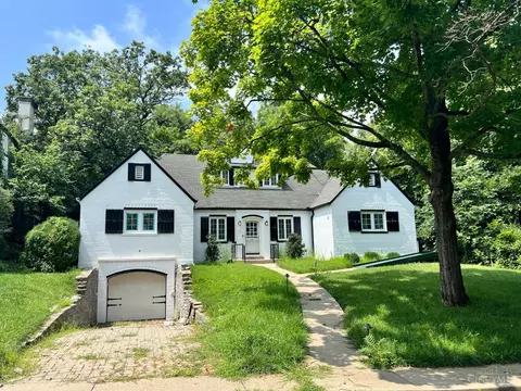 11 Interwood Pl, Cincinnati, OH 45220
