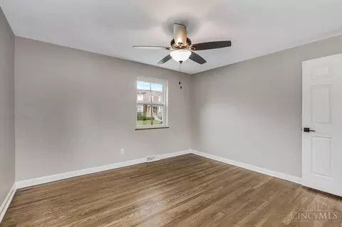 Bedroom - 649 Maple Dr, Reading, OH 45215 photo 5 of 10