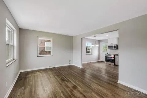 Living - 649 Maple Dr, Reading, OH 45215 photo 1 of 9