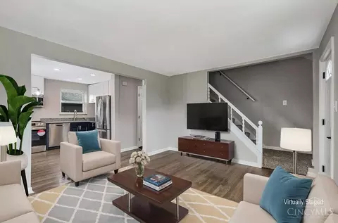 Living - 649 Maple Dr, Reading, OH 45215 photo 6 of 9