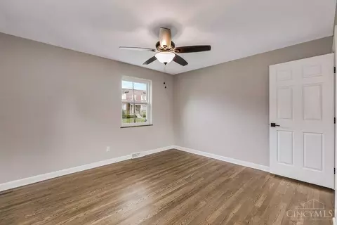 Bedroom - 649 Maple Dr, Reading, OH 45215 photo 3 of 10