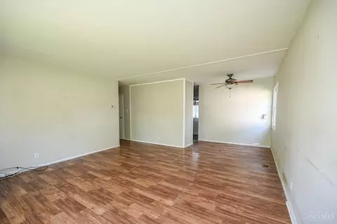 Living - 4297 Williams Ave, Cincinnati, OH 45236 photo 2 of 5