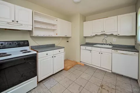 Kitchen - 4297 Williams Ave, Cincinnati, OH 45236 photo 2 of 3