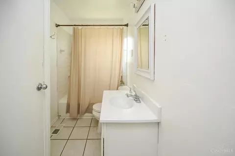 Bath - 4297 Williams Ave, Cincinnati, OH 45236 photo 1 of 2