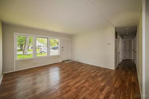 Living - 4297 Williams Ave, Cincinnati, OH 45236 photo 4 of 5