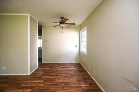 Living - 4297 Williams Ave, Cincinnati, OH 45236 photo 3 of 5